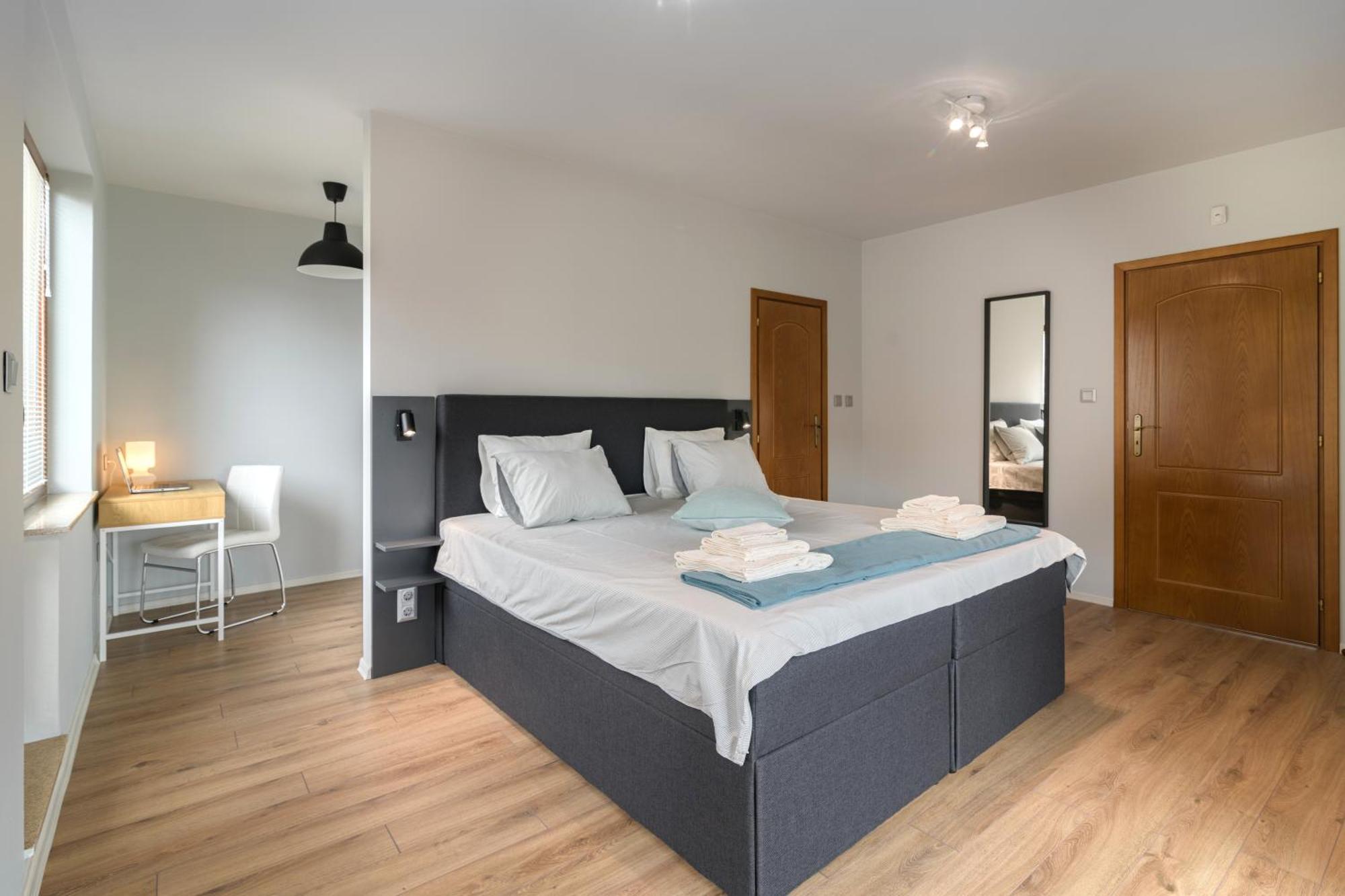 Magdalena Apartment - Two Bathrooms, Perfect City Center Varna Bagian luar foto