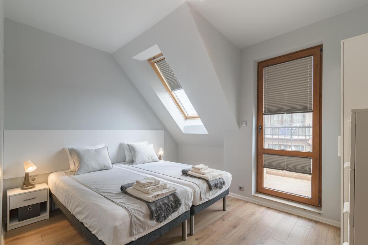 Magdalena Apartment - Two Bathrooms, Perfect City Center Varna Bagian luar foto